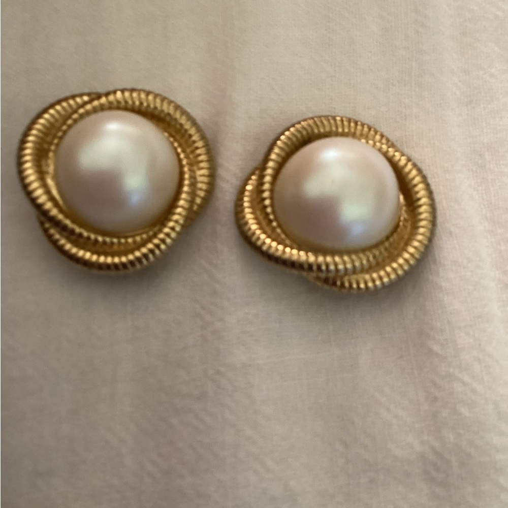 Vintage Anne Klein Gold and Pearl Earrings